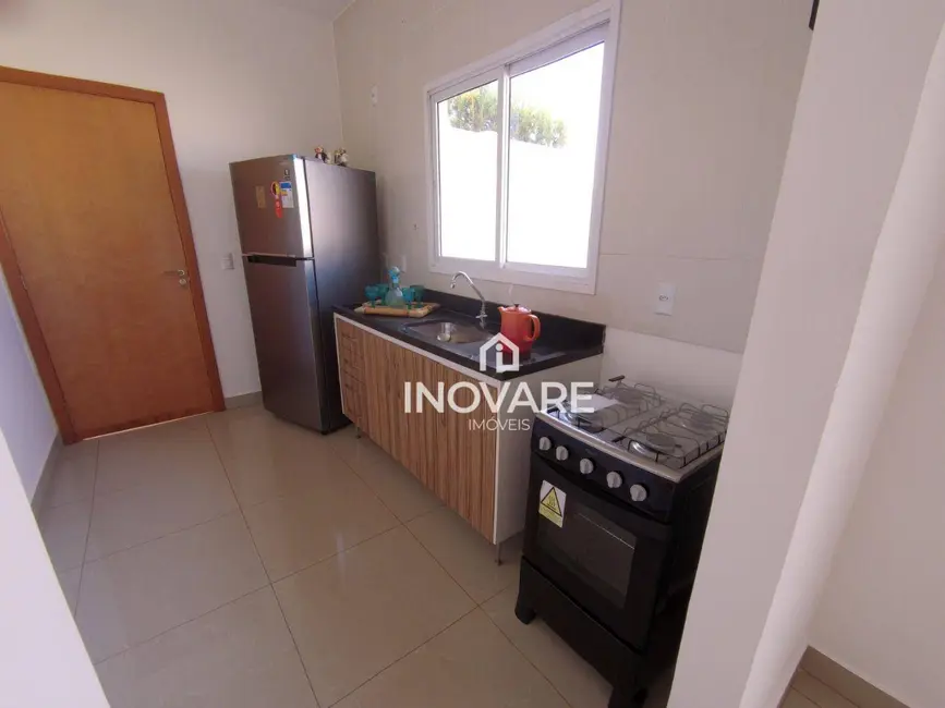 Casa de Condomínio com 3 quartos à venda, 209m2 em Arapora - MG - imagem 5 Foto 5 de Casa de Condomínio com 3 quartos à venda, 209m2 em Arapora - MG