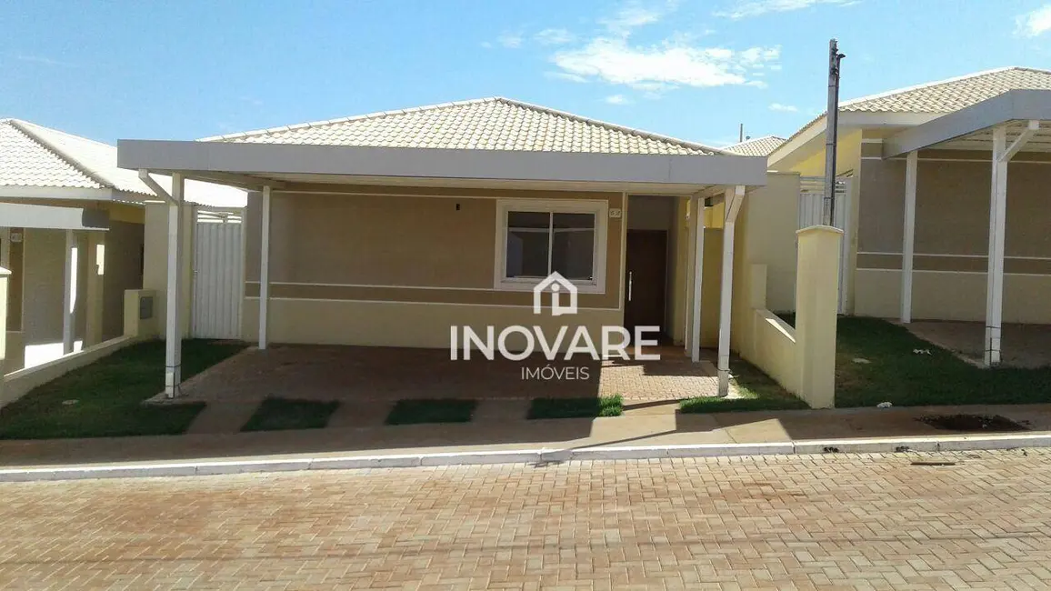 Foto 2 de Casa de Condomínio com 3 quartos à venda, 209m2 em Arapora - MG