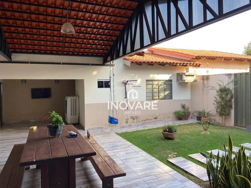 Foto 8 de Casa com 4 quartos à venda, 360m2 em Karfan, Itumbiara - GO