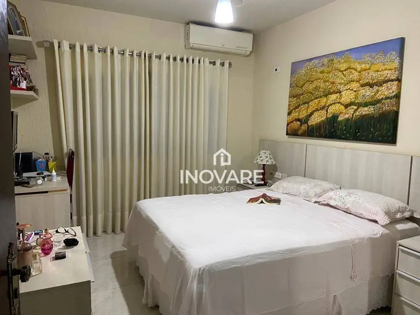 Foto 4 de Casa com 4 quartos à venda, 360m2 em Karfan, Itumbiara - GO