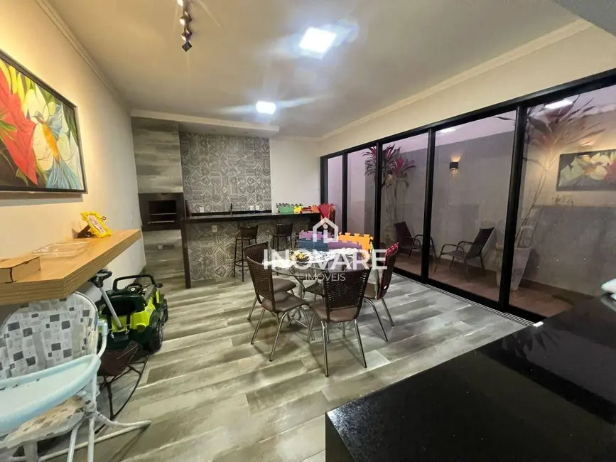 Casa com 3 quartos à venda, 300m2 em Jardim Morumbi, Itumbiara - GO - imagem 7 Foto 7 de Casa com 3 quartos à venda, 300m2 em Jardim Morumbi, Itumbiara - GO