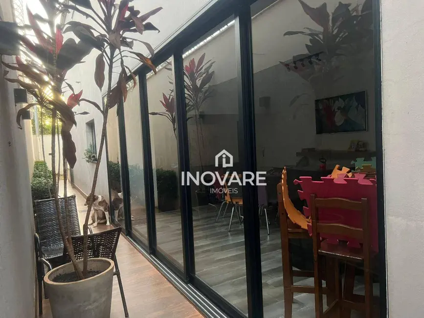 Casa com 3 quartos à venda, 300m2 em Jardim Morumbi, Itumbiara - GO - imagem 3 Foto 3 de Casa com 3 quartos à venda, 300m2 em Jardim Morumbi, Itumbiara - GO