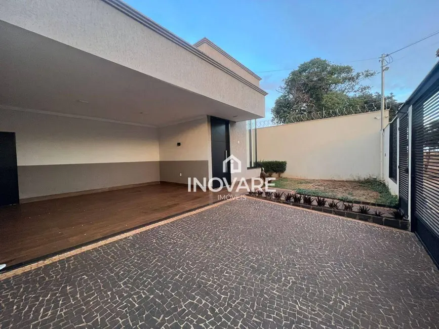 Foto 1 de Casa com 3 quartos à venda, 300m2 em Jardim Morumbi, Itumbiara - GO
