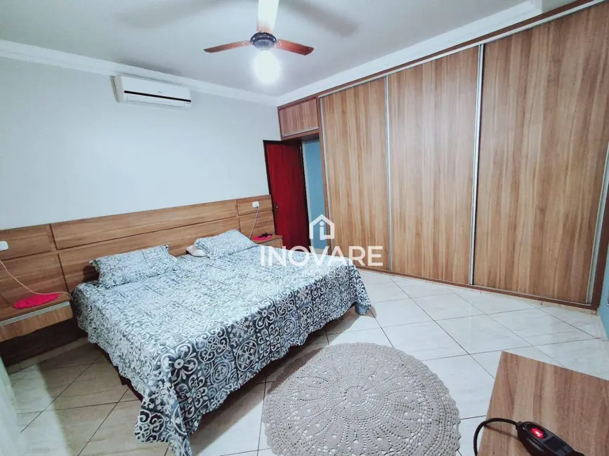 Casa com 4 quartos à venda, 396m2 em Setor Rodoviário, Itumbiara - GO - imagem 5 Foto 5 de Casa com 4 quartos à venda, 396m2 em Setor Rodoviário, Itumbiara - GO