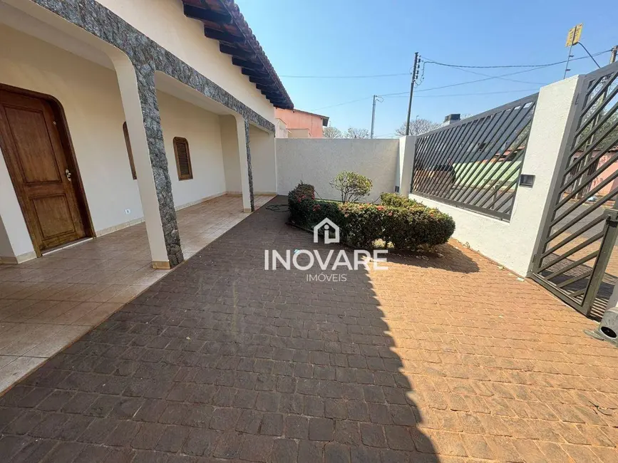 Casa com 3 quartos à venda, 360m2 em Itumbiara - GO - imagem 4 Foto 4 de Casa com 3 quartos à venda, 360m2 em Itumbiara - GO