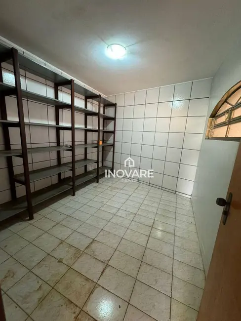 Casa com 3 quartos à venda, 360m2 em Itumbiara - GO - imagem 8 Foto 8 de Casa com 3 quartos à venda, 360m2 em Itumbiara - GO