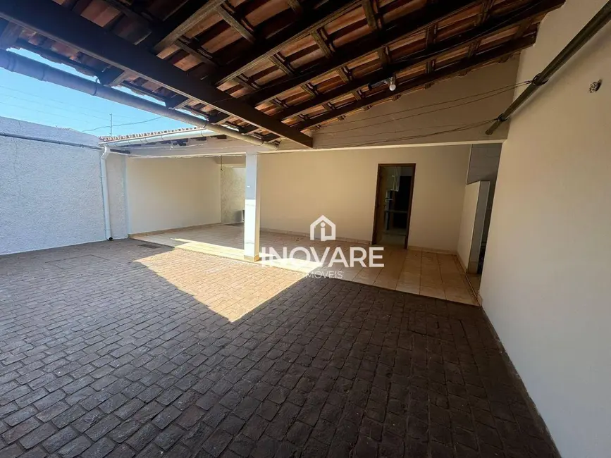 Casa com 3 quartos à venda, 360m2 em Itumbiara - GO - imagem 7 Foto 7 de Casa com 3 quartos à venda, 360m2 em Itumbiara - GO