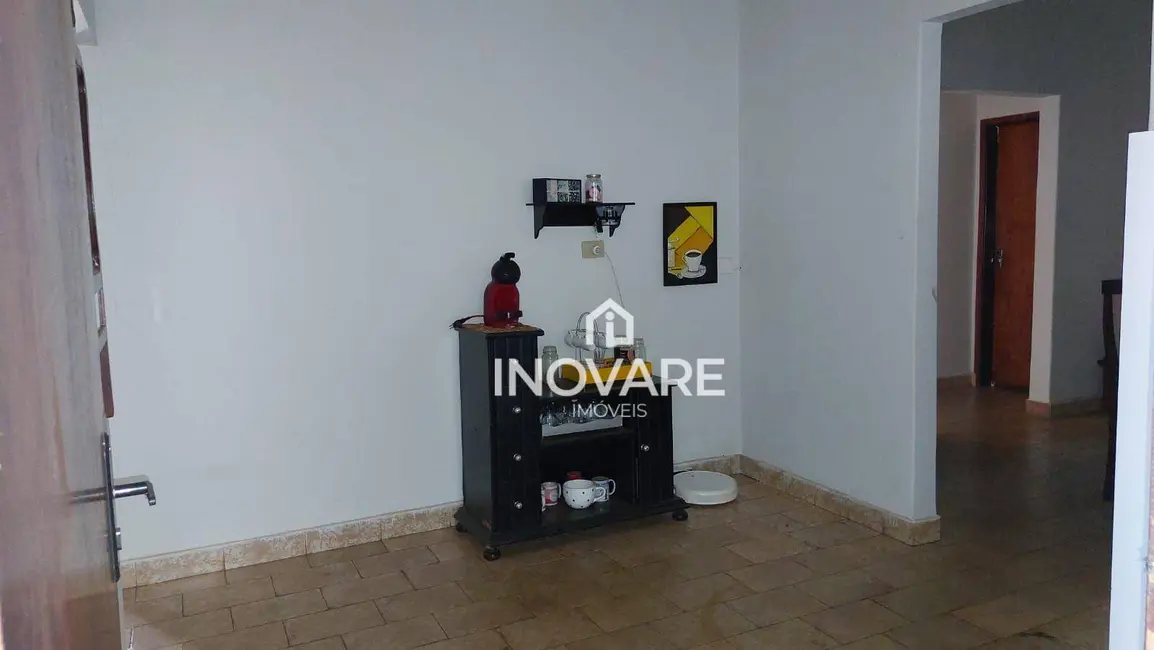 Casa com 3 quartos à venda, 265m2 em Itumbiara - GO - imagem 5 Foto 5 de Casa com 3 quartos à venda, 265m2 em Itumbiara - GO