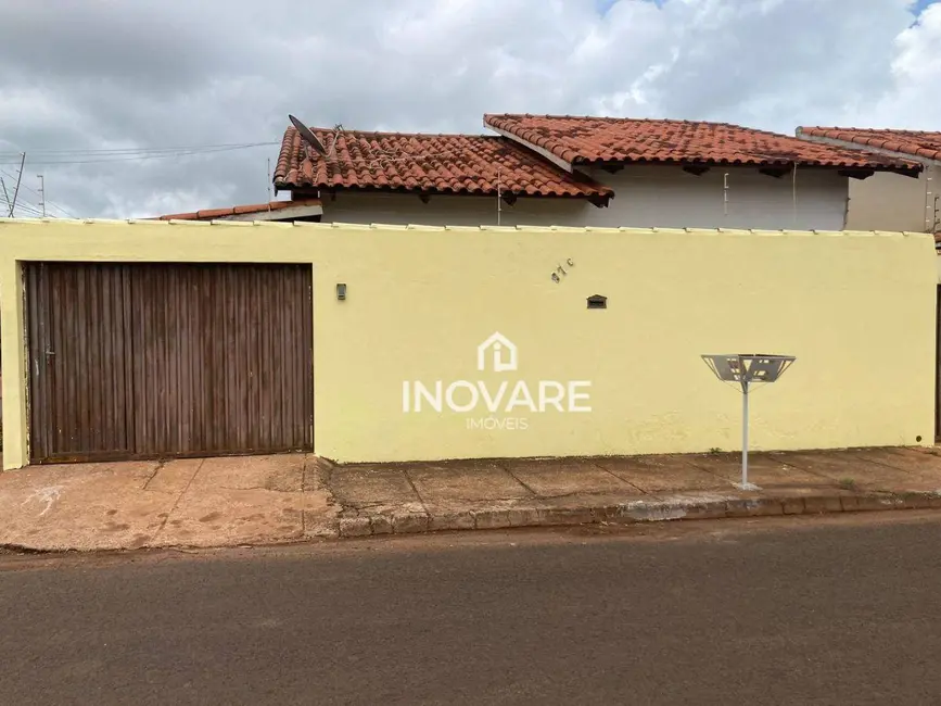 Casa com 2 quartos para alugar, 360m2 em Jardim Bandeirantes, Itumbiara - GO - imagem 1 Foto 1 de Casa com 2 quartos para alugar, 360m2 em Jardim Bandeirantes, Itumbiara - GO