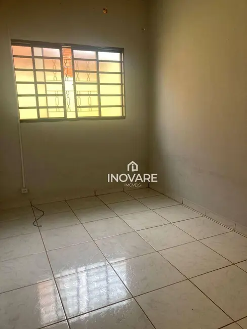 Casa com 2 quartos para alugar, 360m2 em Jardim Bandeirantes, Itumbiara - GO - imagem 5 Foto 5 de Casa com 2 quartos para alugar, 360m2 em Jardim Bandeirantes, Itumbiara - GO
