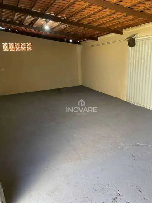 Foto 3 de Casa com 2 quartos para alugar, 240m2 em Setor Buritys, Itumbiara - GO