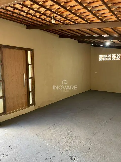 Foto 2 de Casa com 2 quartos para alugar, 240m2 em Setor Buritys, Itumbiara - GO