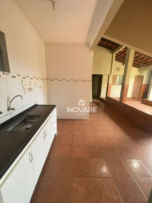 Casa com 3 quartos à venda, 375m2 em Arapora - MG - imagem 9 Foto 9 de Casa com 3 quartos à venda, 375m2 em Arapora - MG