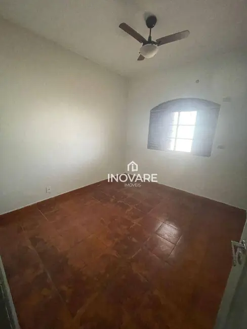 Casa com 3 quartos à venda, 375m2 em Arapora - MG - imagem 5 Foto 5 de Casa com 3 quartos à venda, 375m2 em Arapora - MG