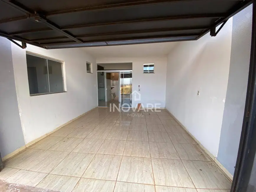 Casa com 2 quartos para alugar, 250m2 em Itumbiara - GO - imagem 2 Foto 2 de Casa com 2 quartos para alugar, 250m2 em Itumbiara - GO