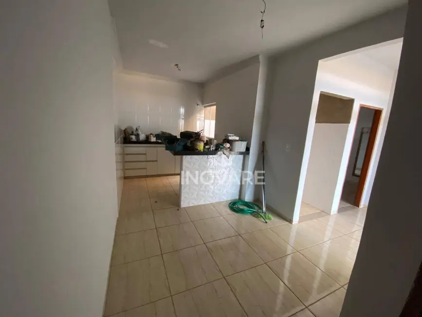 Casa com 2 quartos para alugar, 250m2 em Itumbiara - GO - imagem 4 Foto 4 de Casa com 2 quartos para alugar, 250m2 em Itumbiara - GO