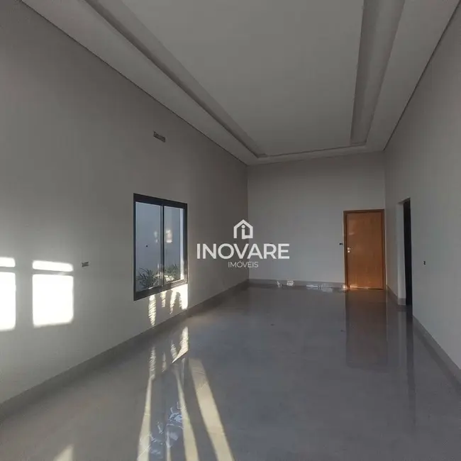 Foto 1 de Casa com 3 quartos à venda, 360m2 em Itumbiara - GO
