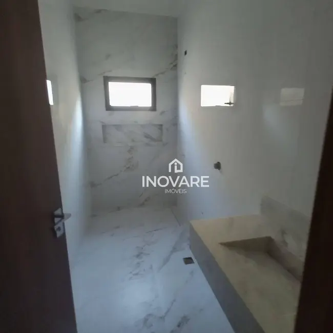 Casa com 3 quartos à venda, 360m2 em Itumbiara - GO - imagem 5 Foto 5 de Casa com 3 quartos à venda, 360m2 em Itumbiara - GO