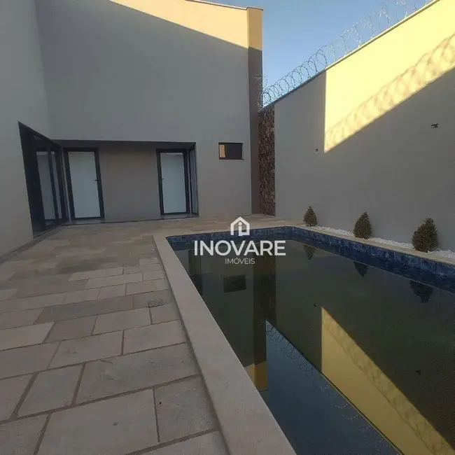 Casa com 3 quartos à venda, 360m2 em Itumbiara - GO - imagem 6 Foto 6 de Casa com 3 quartos à venda, 360m2 em Itumbiara - GO