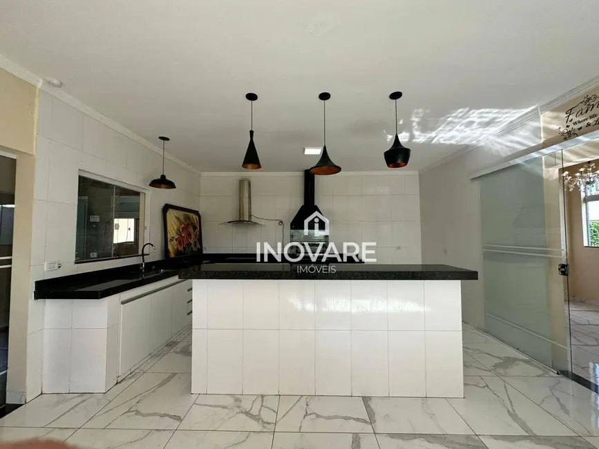 Casa de Condomínio com 3 quartos à venda, 327m2 em Arapora - MG - imagem 3 Foto 3 de Casa de Condomínio com 3 quartos à venda, 327m2 em Arapora - MG