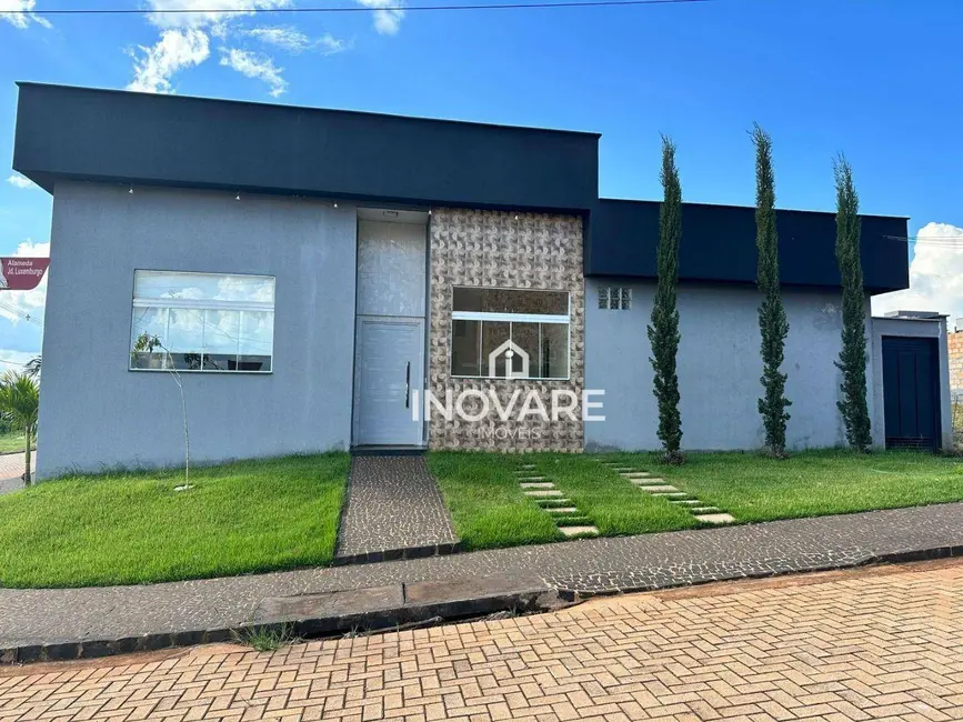 Foto 1 de Casa de Condomínio com 3 quartos à venda, 327m2 em Arapora - MG