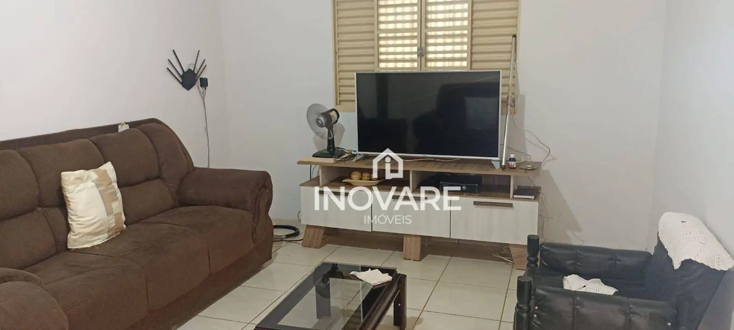 Foto 3 de Casa com 3 quartos à venda, 360m2 em Itumbiara - GO