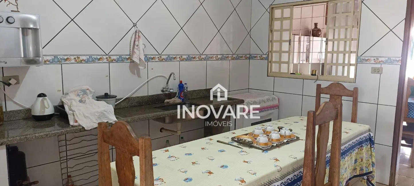 Foto 4 de Casa com 3 quartos à venda, 360m2 em Itumbiara - GO