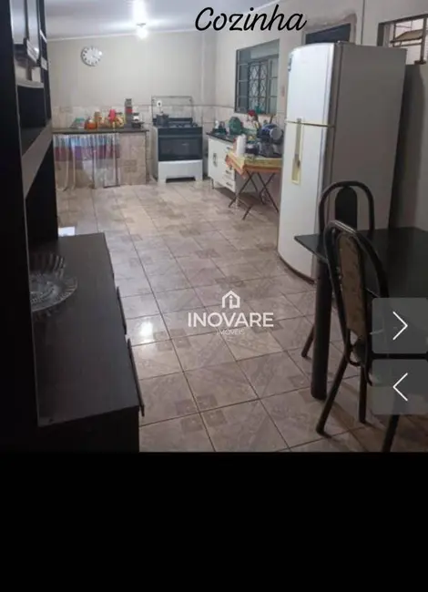 Casa com 3 quartos à venda, 300m2 em Arapora - MG - imagem 4 Foto 4 de Casa com 3 quartos à venda, 300m2 em Arapora - MG