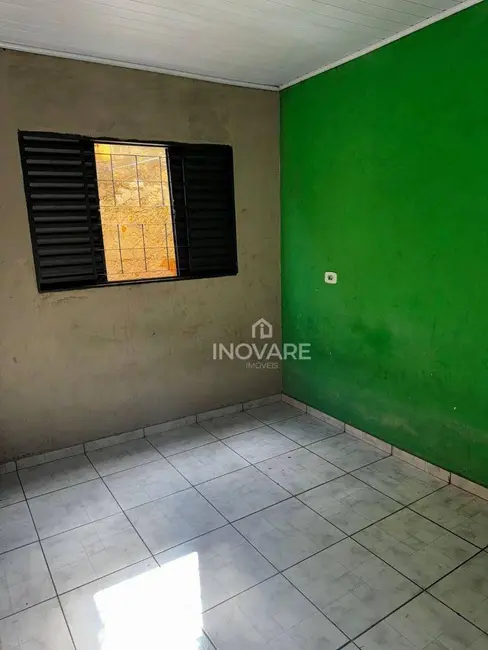 Casa com 3 quartos à venda, 300m2 em Arapora - MG - imagem 5 Foto 5 de Casa com 3 quartos à venda, 300m2 em Arapora - MG