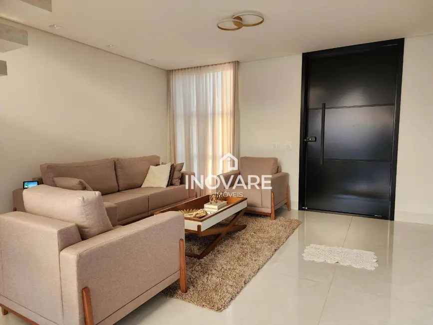 Foto 1 de Casa de Condomínio com 3 quartos à venda, 300m2 em Arapora - MG