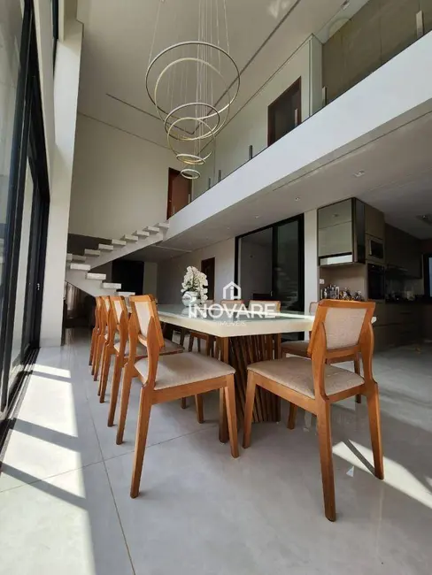 Foto 8 de Casa de Condomínio com 3 quartos à venda, 300m2 em Arapora - MG