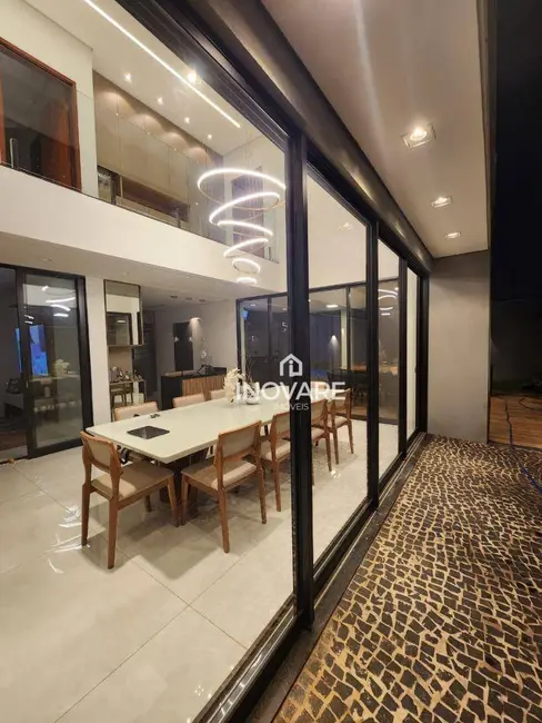 Foto 9 de Casa de Condomínio com 3 quartos à venda, 300m2 em Arapora - MG