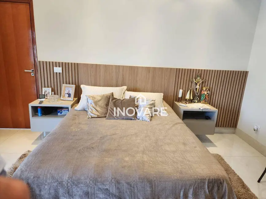 Foto 4 de Casa de Condomínio com 3 quartos à venda, 300m2 em Arapora - MG