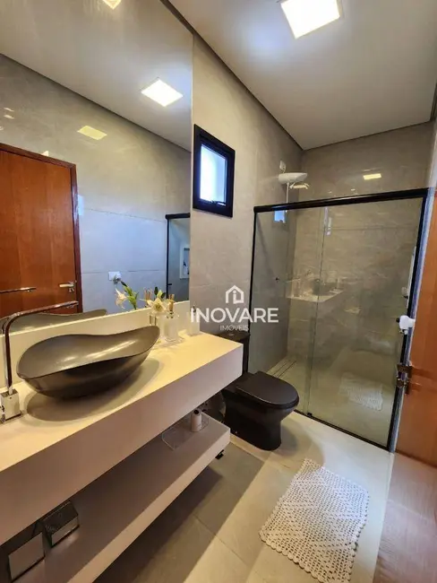 Foto 5 de Casa de Condomínio com 3 quartos à venda, 300m2 em Arapora - MG