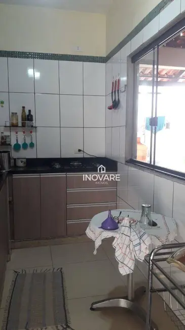Casa com 3 quartos à venda, 360m2 em Itumbiara - GO - imagem 3 Foto 3 de Casa com 3 quartos à venda, 360m2 em Itumbiara - GO