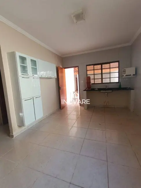 Casa com 3 quartos à venda, 300m2 em Jardim Adelaide, Itumbiara - GO - imagem 4 Foto 4 de Casa com 3 quartos à venda, 300m2 em Jardim Adelaide, Itumbiara - GO