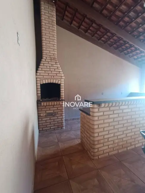 Casa com 3 quartos à venda, 300m2 em Jardim Adelaide, Itumbiara - GO - imagem 8 Foto 8 de Casa com 3 quartos à venda, 300m2 em Jardim Adelaide, Itumbiara - GO