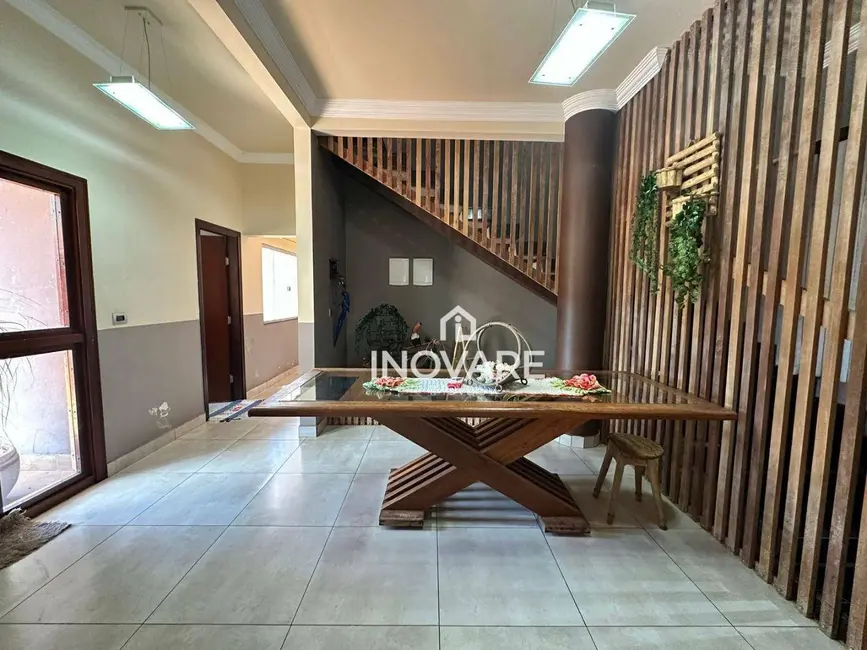 Foto 5 de Casa com 4 quartos à venda, 360m2 em Jardim América, Itumbiara - GO