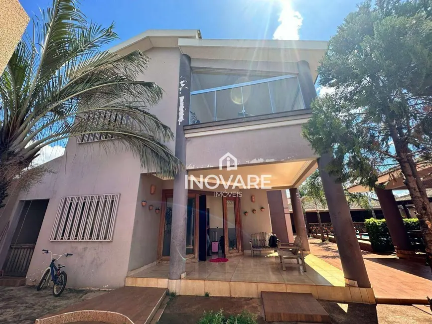 Foto 2 de Casa com 4 quartos à venda, 360m2 em Jardim América, Itumbiara - GO