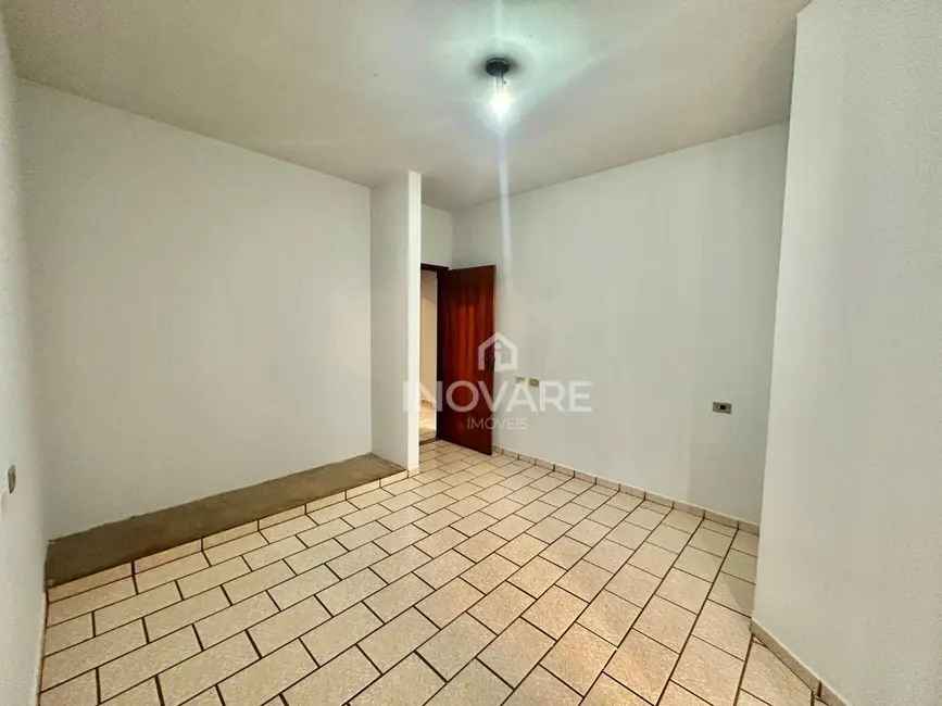 Foto 7 de Apartamento com 3 quartos para alugar, 100m2 em Setor Anhanguera, Itumbiara - GO