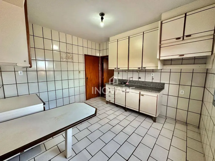 Foto 5 de Apartamento com 3 quartos para alugar, 100m2 em Setor Anhanguera, Itumbiara - GO