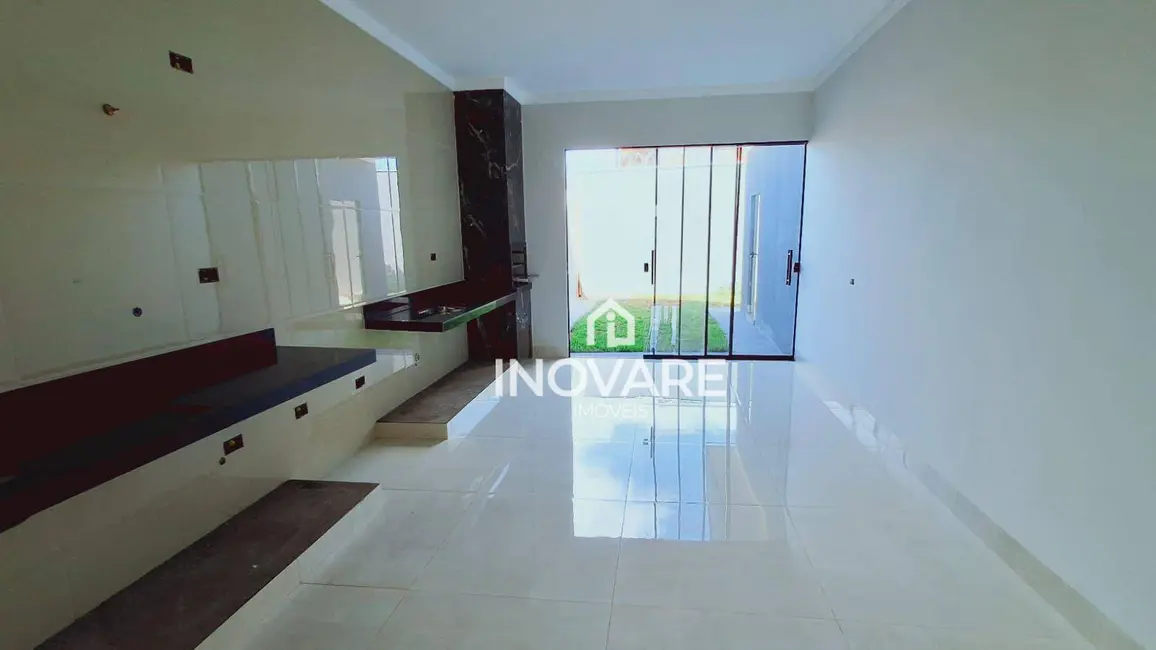 Casa com 3 quartos à venda, 250m2 em Itumbiara - GO - imagem 3 Foto 3 de Casa com 3 quartos à venda, 250m2 em Itumbiara - GO