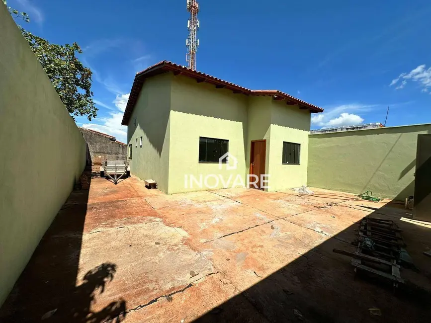 Foto 1 de Casa com 2 quartos à venda, 250m2 em Itumbiara - GO