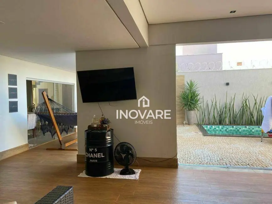 Casa com 3 quartos à venda, 420m2 em Itumbiara - GO - imagem 4 Foto 4 de Casa com 3 quartos à venda, 420m2 em Itumbiara - GO