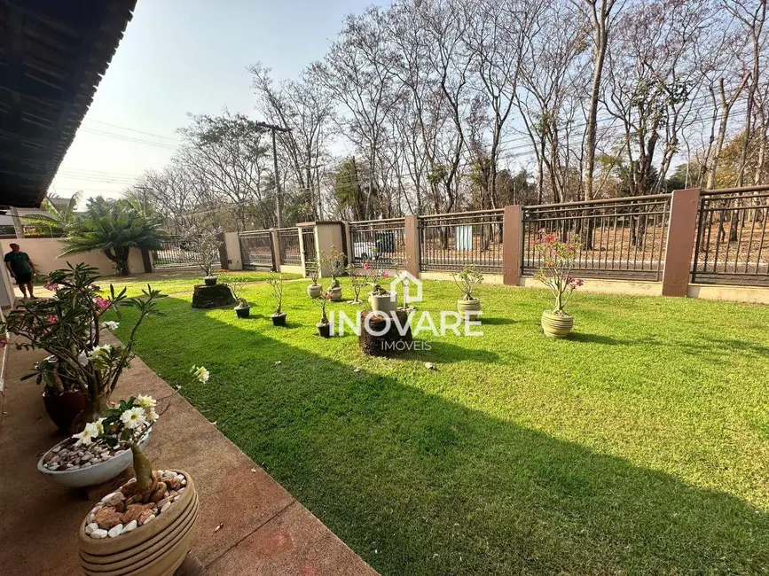 Casa com 4 quartos à venda em Itumbiara - GO - imagem 4 Foto 4 de Casa com 4 quartos à venda em Itumbiara - GO