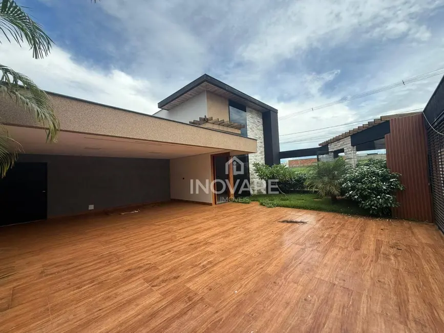Foto 1 de Casa com 3 quartos à venda, 360m2 em Itumbiara - GO