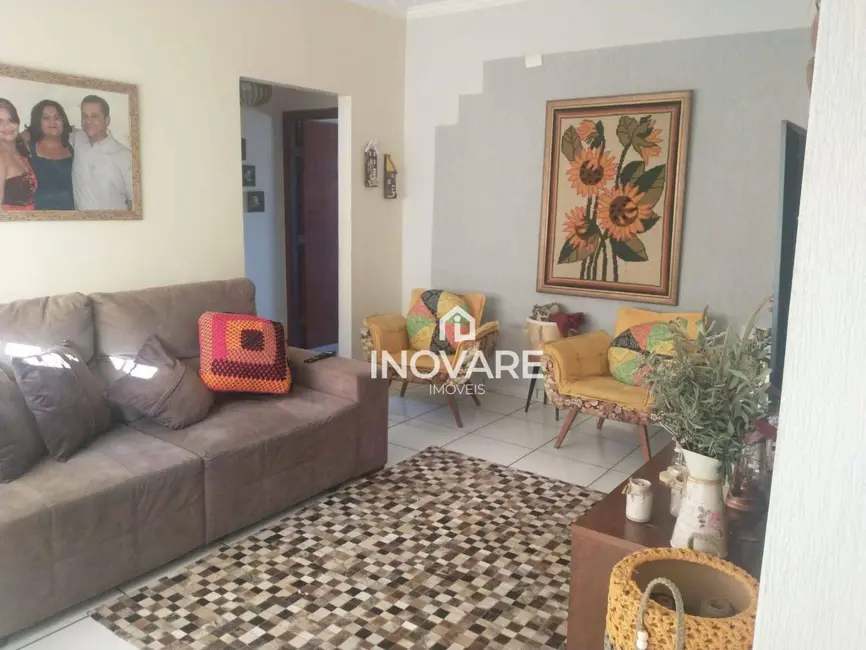 Foto 1 de Casa com 2 quartos à venda, 360m2 em Itumbiara - GO
