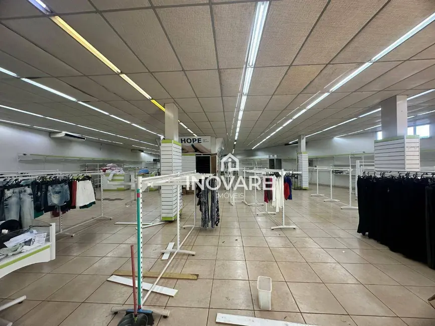 Foto 2 de Sala Comercial para alugar, 1200m2 em Itumbiara - GO