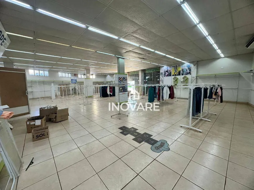 Foto 4 de Sala Comercial para alugar, 1200m2 em Itumbiara - GO