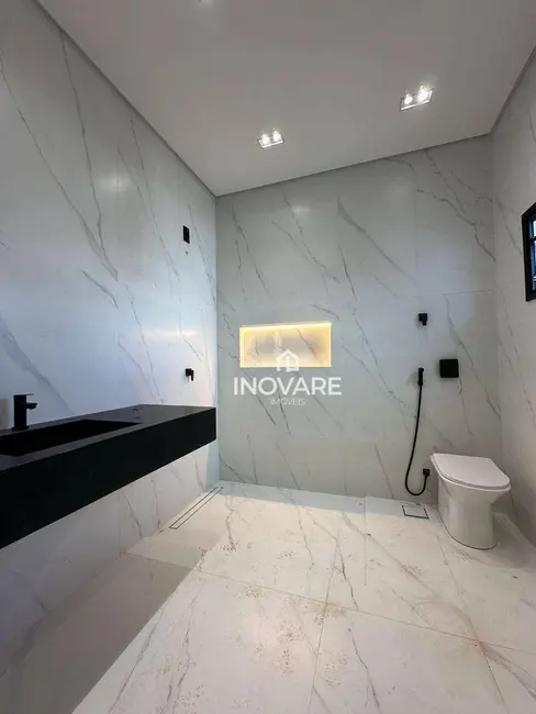 Casa com 3 quartos à venda, 250m2 em Itumbiara - GO - imagem 6 Foto 6 de Casa com 3 quartos à venda, 250m2 em Itumbiara - GO